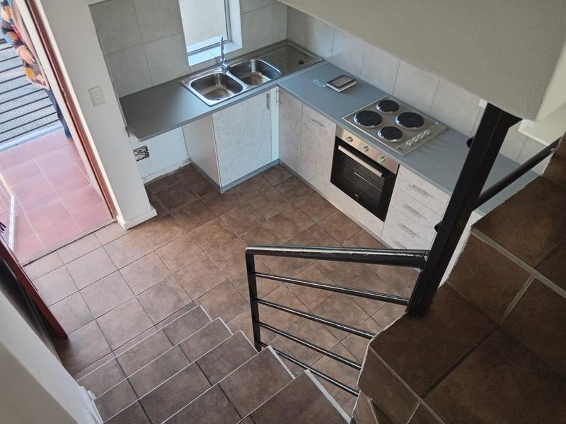 To Let 2 Bedroom Property for Rent in Uitzicht Western Cape